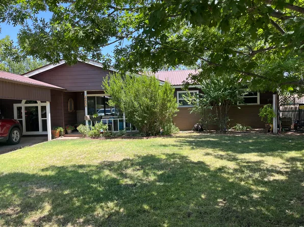 2006 E Brazos Pl Unit 3, Hobbs, NM 88240