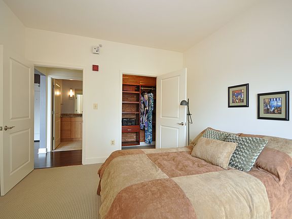 4th image of 675 President St Unit 1803