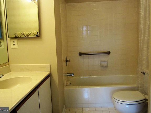 4th image of 624 Marianne Ln