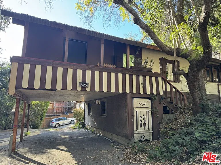 825 N Beverly Glen Blvd — Photo 2