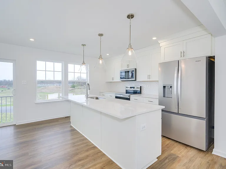 519 Fontana Cir — Photo 18