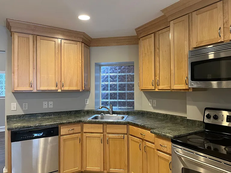 2128 Carey Way — Photo 9