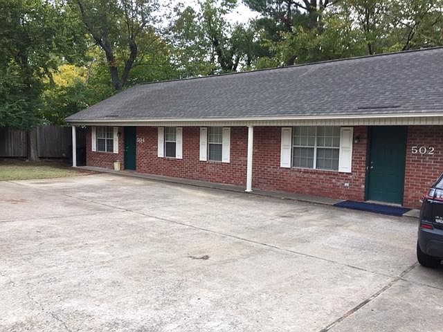 1st image of 504 N Pecan St