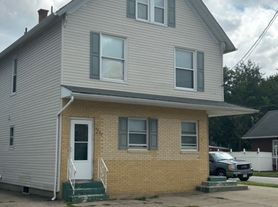 2225 Poplar St, Erie, PA