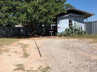 208 NW 9th St, Andrews, TX 79714