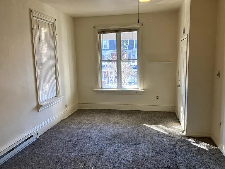 2112 Derry St #1 — Photo 4
