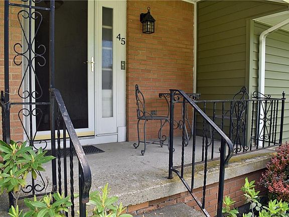 2nd image of 45 Willowgrove Ct