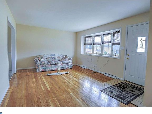 3rd image of 108 Macarthur Dr