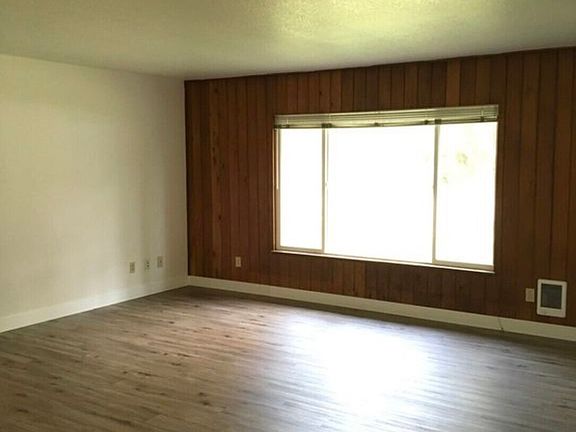 2nd image of 24810 24808 78th Avenue E