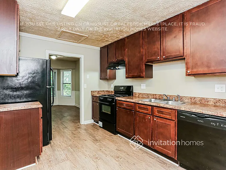 4821 Chapelle Ct — Photo 10