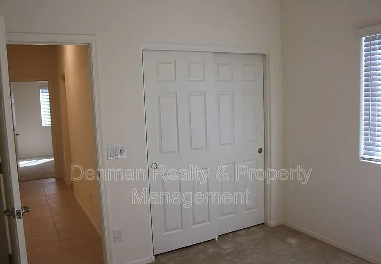 288 W Tropical Dr — Photo 9