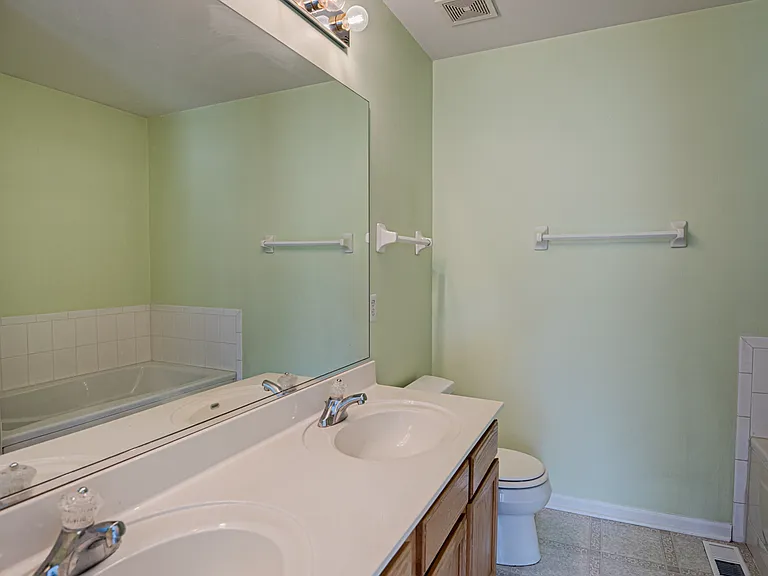 2464 Blue Spruce Ln — Photo 22