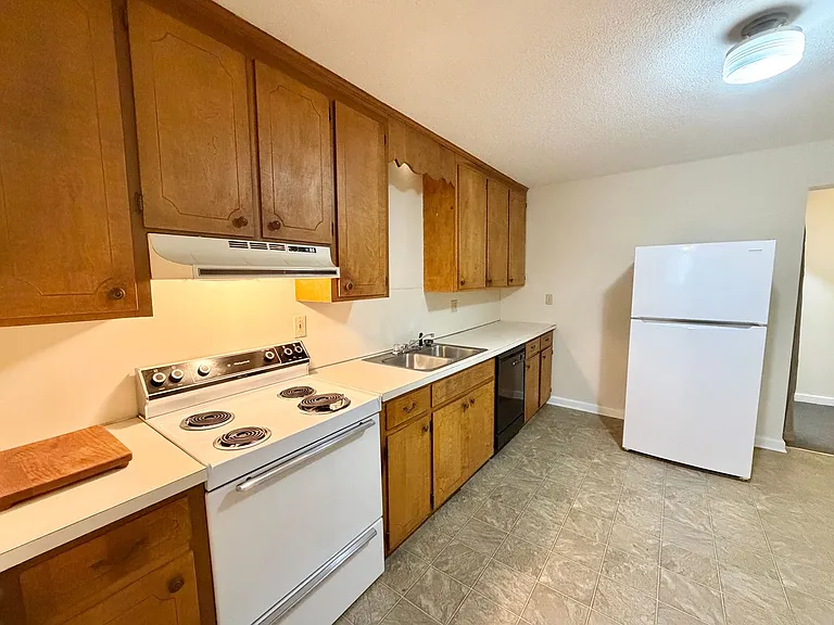 616 Wood St — Photo 4