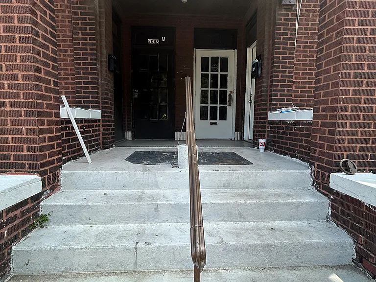 2046 State St — Photo 1