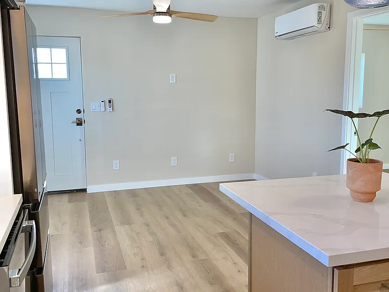 385 Theresa Way — Photo 6