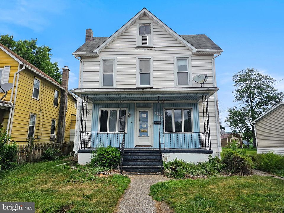 1st image of 118 W Walnut St