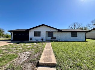 925 N Kirk St, Hico, TX 76457