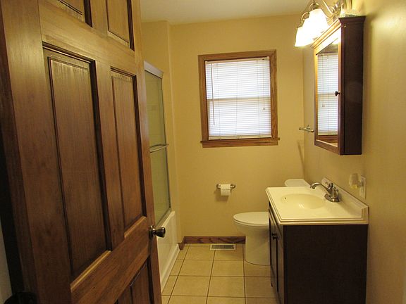 5th image of 1717 Oakwood Ave