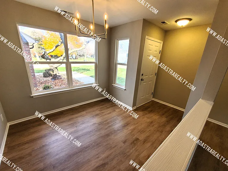 121 Ames St — Photo 17