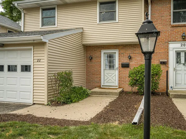 22 Whitcomb Cir, Madison, WI 53711