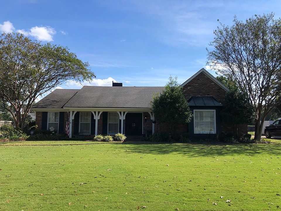 1st image of 1832 McClain Dr