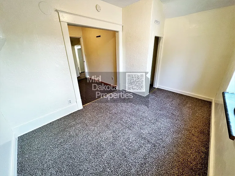 504 W 2nd Ave — Photo 18