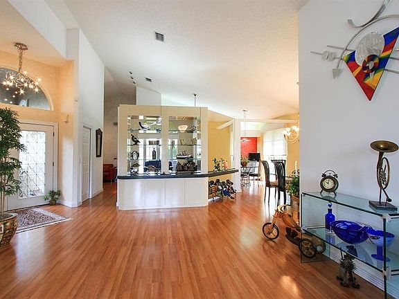 3rd image of 6878 Briarlake Circle