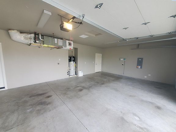 2nd image of 1290 N Oklahoma Pl