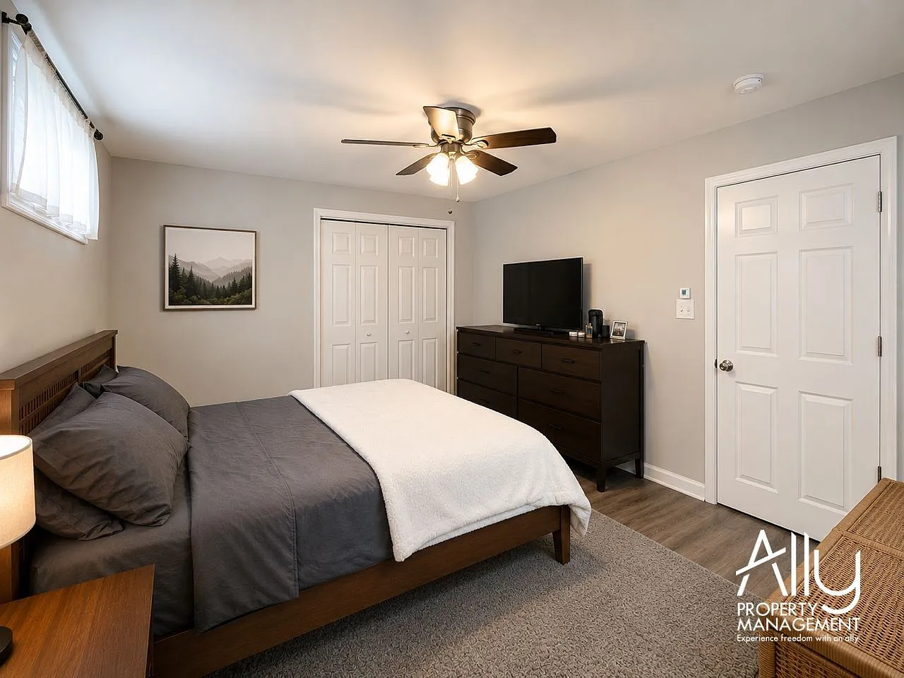 1210 Agnese Street - Unit B - B — Photo 2