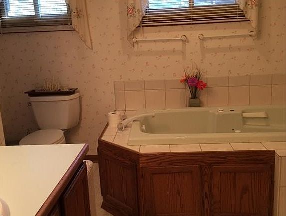 2nd image of 308 Courtland St