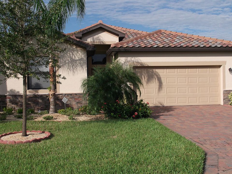 Front of House & landscaping