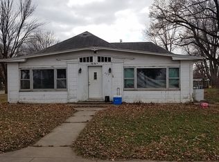 407 Linn St, Benson, IL 61516