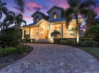 179 7th Ave S, Naples, FL 34102