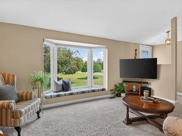 39 Riverside Dr, Kawartha Lakes, ON K9V 0H6