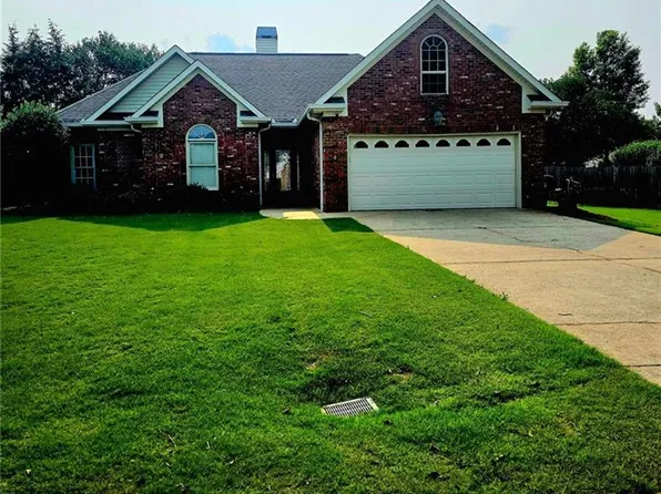 94 Old Mill Ct, Carrollton, GA 30117