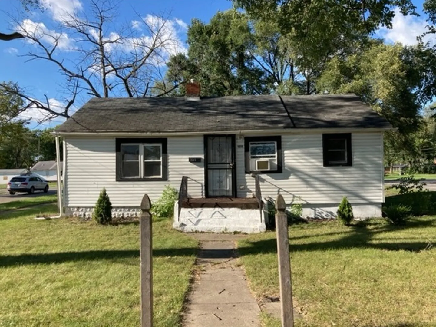 1515 E Cedar St photo 1