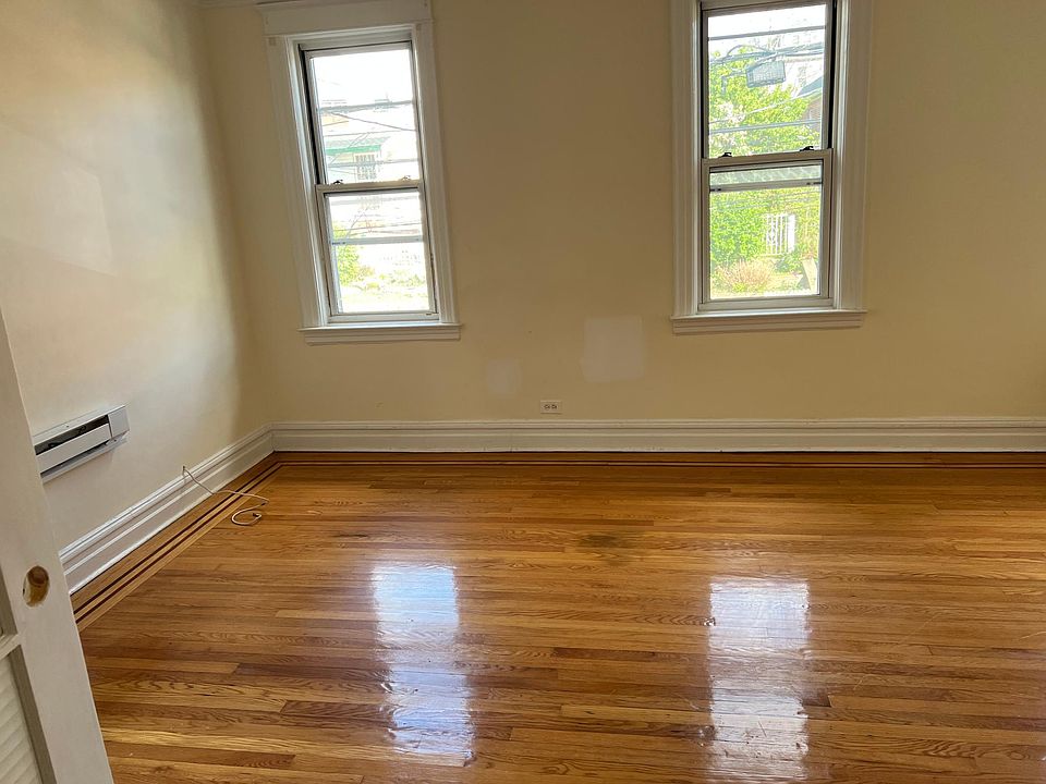 1st image of 4350 Carpenter Ave #2