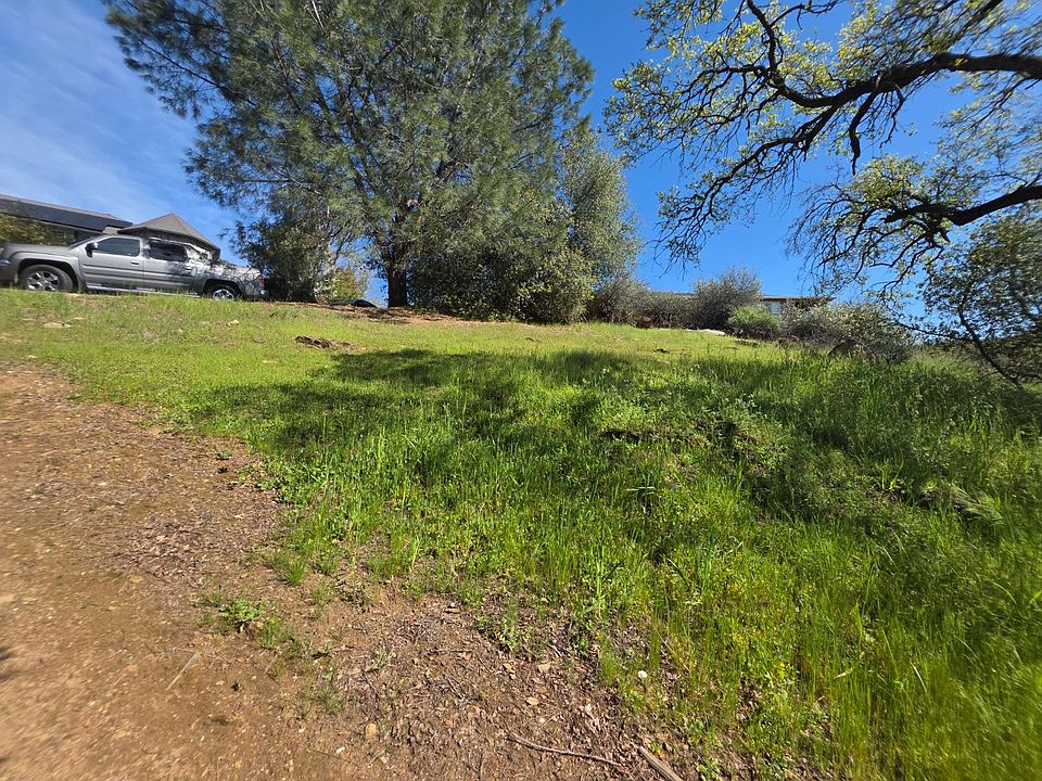 1st image of 359 Thomson Ln