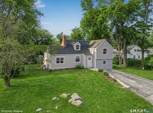 39 Crane Rd, Stamford, CT 06902