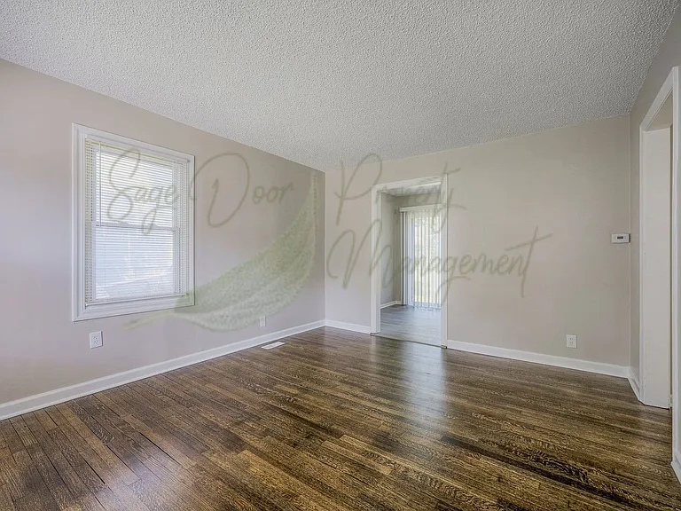 634 Thornton St — Photo 4