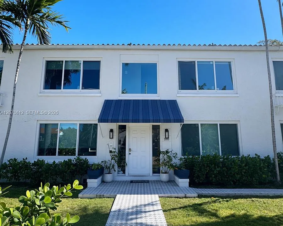 2855 Royal Palm Ave #4