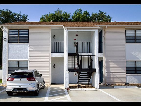 4th image of 3102 W Horatio St Unit 11