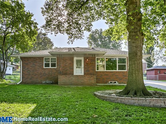 5th image of 4210 S 38th St
