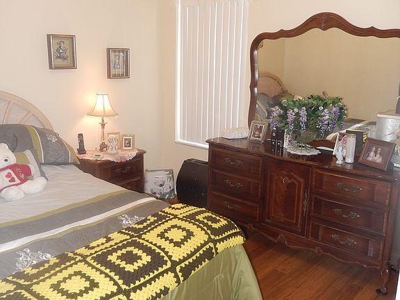 3rd image of 30943 Burleigh Dr