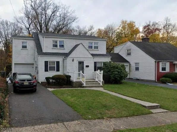 172 Washington Ave, Elmwood Park Boro, NJ 07407