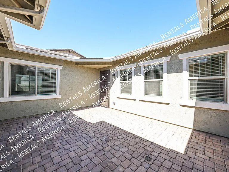 44716 N 44th Ave — Photo 1