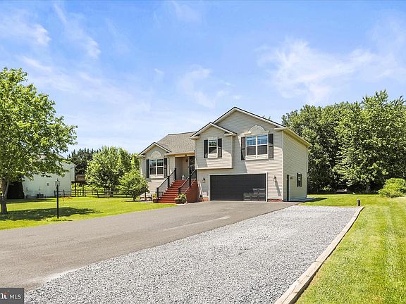 2nd image of 39 N Pheasant Way