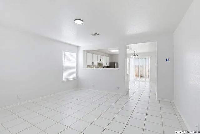 3 bed, 2.5 bath, 1446 sqft, $1,695 — Photo 2