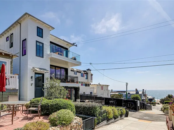 216 4th St, Manhattan Beach, CA 90266