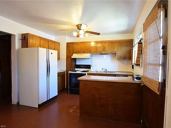 3rd image of 27651 Lake Shore Blvd APT A2